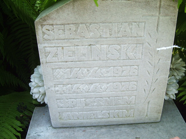 Sebastian Zieliński 1976 Głubczyce - Grobonet - Wyszukiwarka osób pochowanych