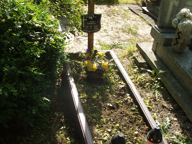 Grób Józef Tyburczy
