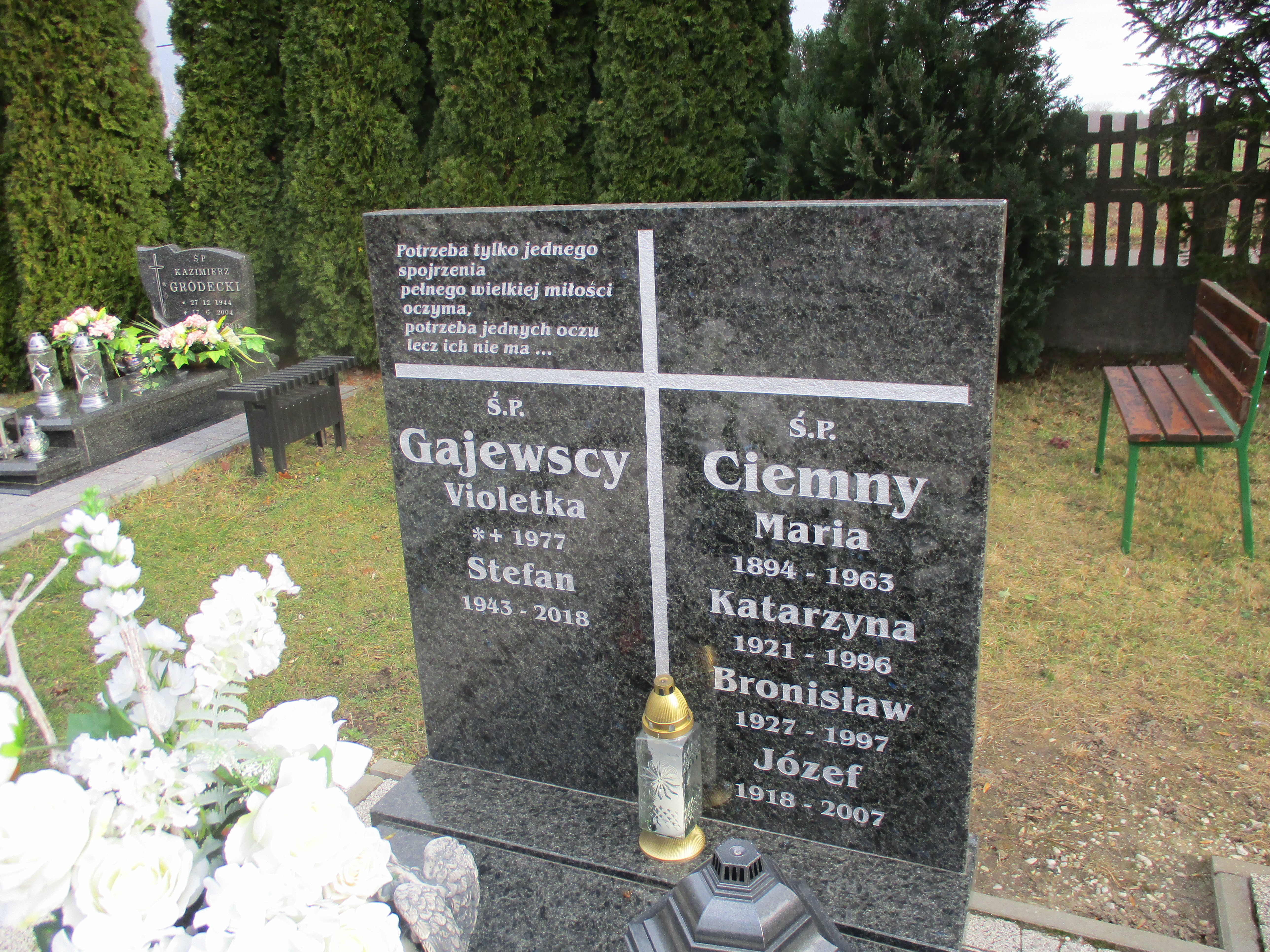 Grób Maria Ciemny